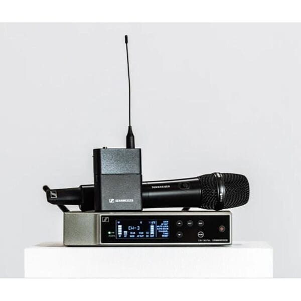 Digital wireless bodypack base set