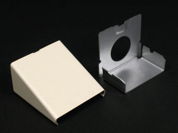 STL ENTRANCE END FTG 2400 IVORY