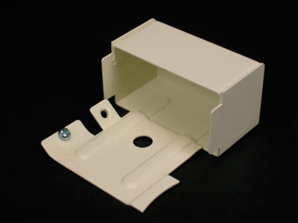STL STL ENTRANCE END FITTING 3000 IVORY