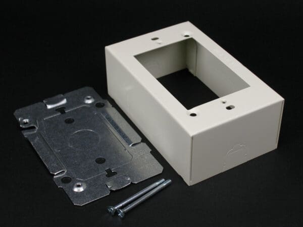 STL SWITCH & RECEPT BOX 2400 IVORY